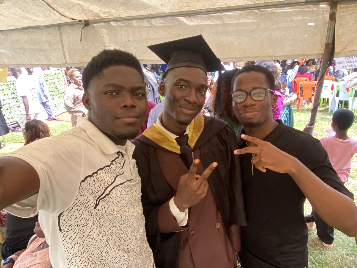 6ftgamer_'s tweet photo. it shall be ours next!🎓🥂 https://t.co/4OxwKy3bMi