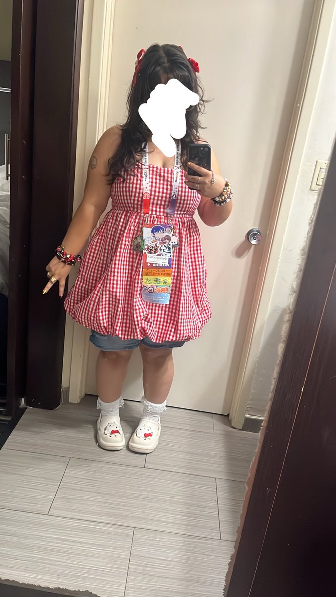 Gemiscool123's tweet photo. Outfit day 3 maid cafe today!! guh yall im tapped tf out already 🫩 https://t.co/Q7Cu7oIIJA