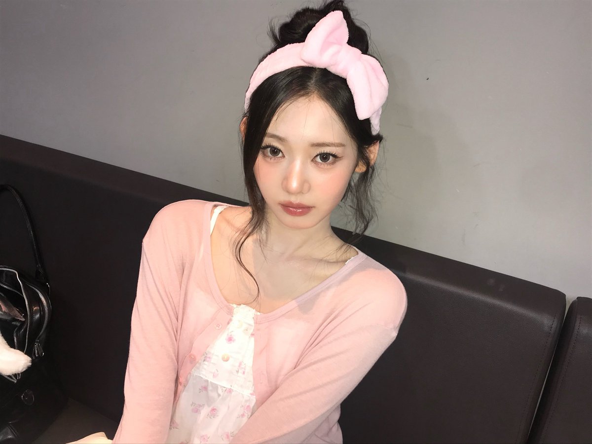 RoraFrance_'s tweet photo. ✨ WEVERSE 

 #RORA #로라 #이다인 #ローラ 
#BABYMONSTER #베이비몬스터 https://t.co/dEKbtoqQL0