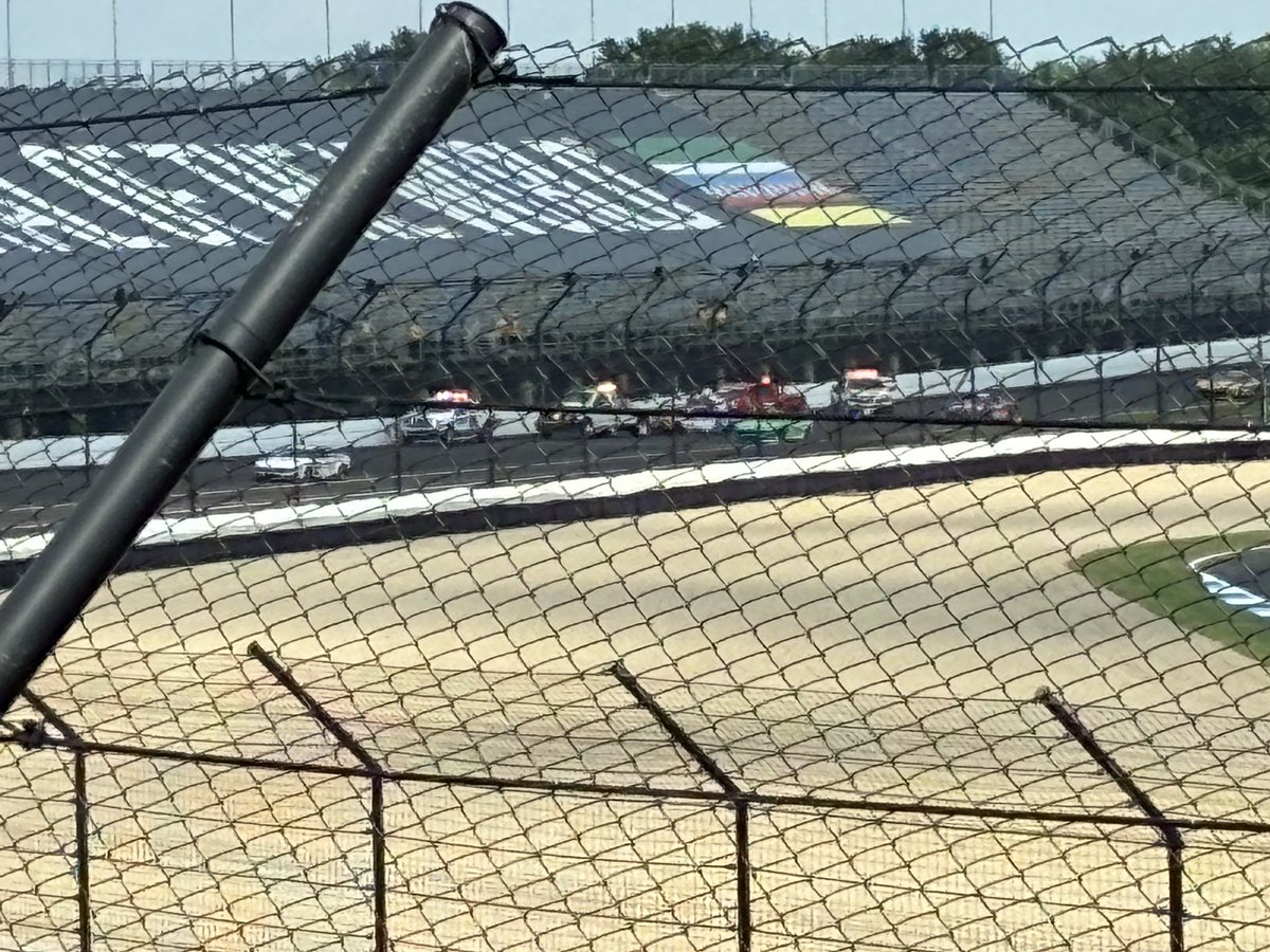rbrown_97's tweet photo. 0/2 for me at NASCAR in July…Larson spun out early at Joliet and now blows a tire still in stage 1 at Brickyard… https://t.co/2p6A8mDIba