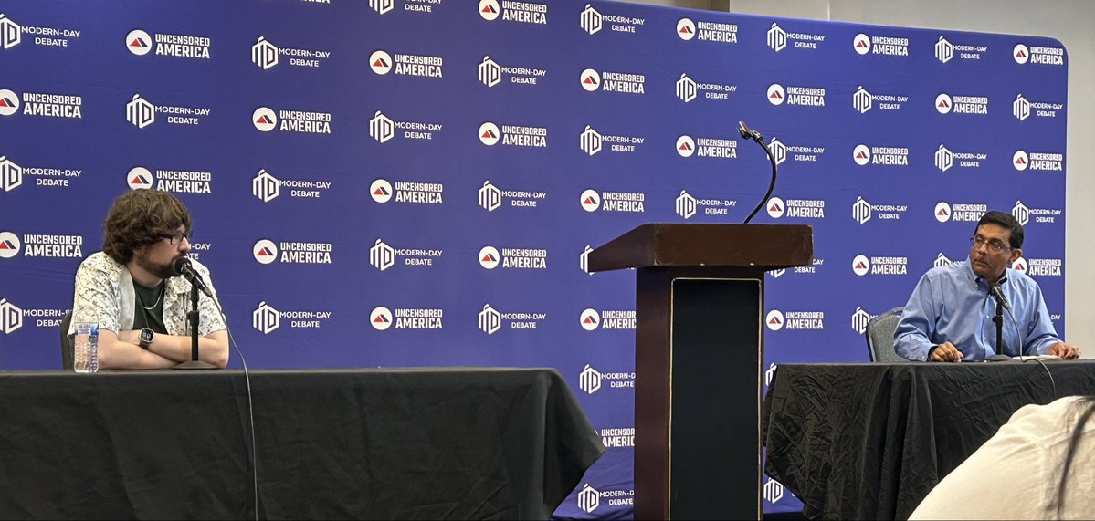 WavePointBryan's tweet photo. @DineshDSouza taking another L from @TheOmniLiberal at DebateCon in Dallas @ModernDayDebate https://t.co/Fekx7iwcjI