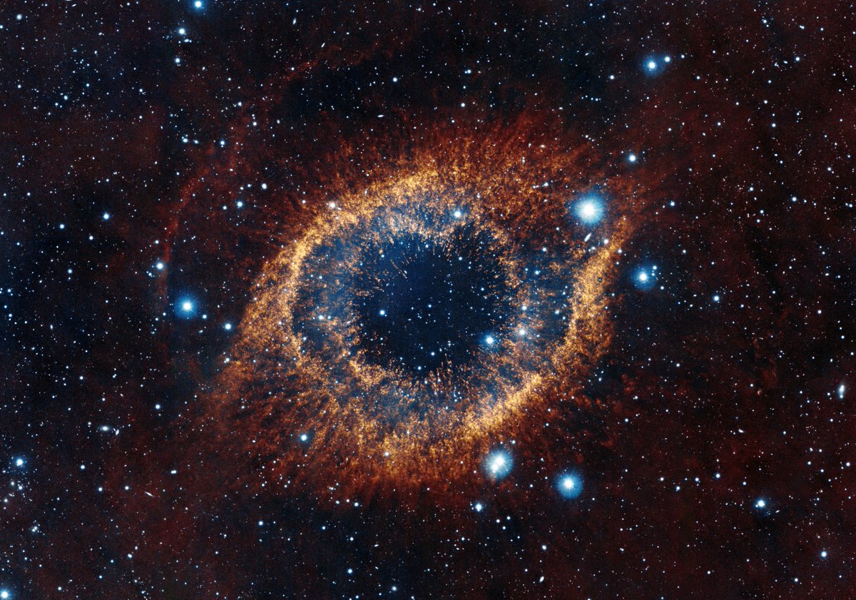 WorldAndScience's tweet photo. 'The eye of the universe' (Helix Nebula)

(Credit: ESO/VISTA/J. Emerson. Acknowledgment: Cambridge Astronomical Survey Unit) https://t.co/4DfudSJGeS