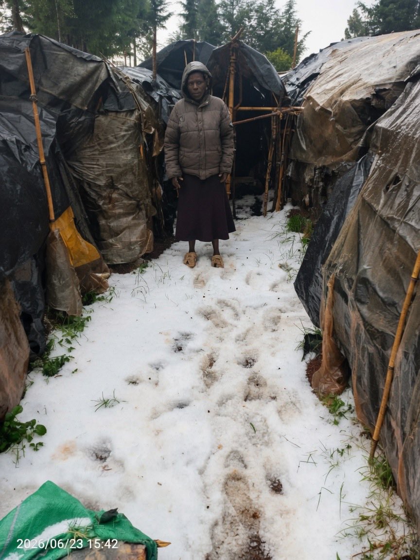 Kibet_bull's tweet photo. These are our kipsigis living in hemas, Ruto had promised to settle them immediately he gets into government. It’s now four years and they’re still suffering.

How many affordable housing have been constructed? If these affordable housing are working, he would start with them.
This is Kuresoi South