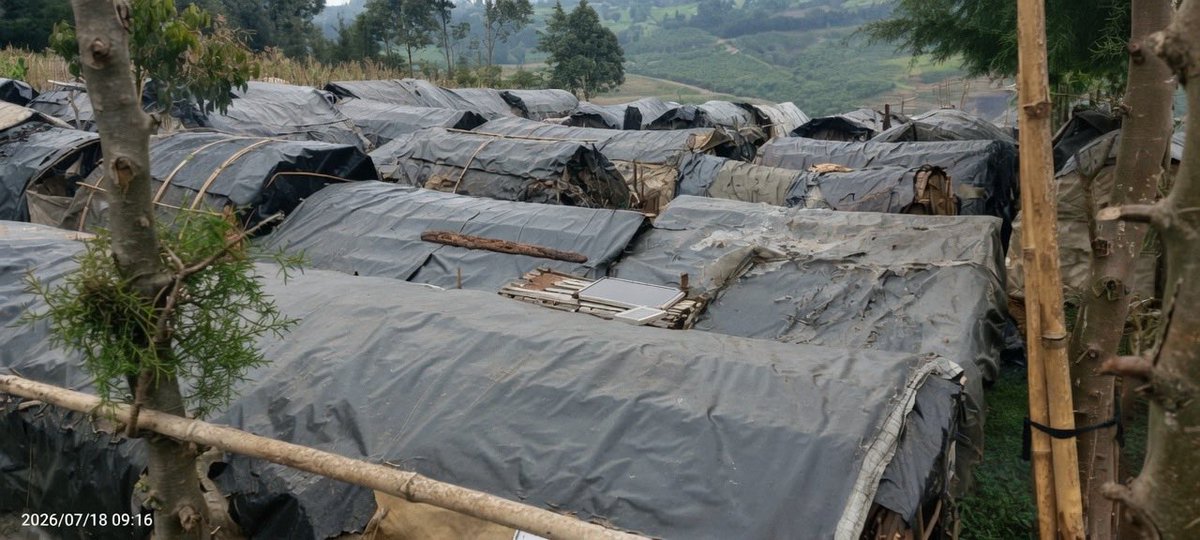 Kibet_bull's tweet photo. These are our kipsigis living in hemas, Ruto had promised to settle them immediately he gets into government. It’s now four years and they’re still suffering.

How many affordable housing have been constructed? If these affordable housing are working, he would start with them.
This is Kuresoi South