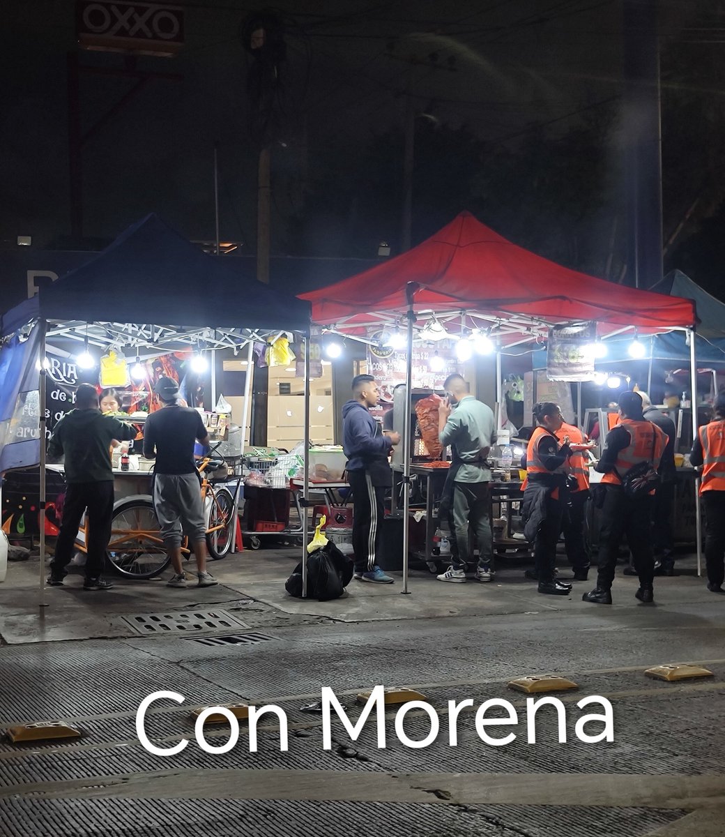 chucho_camarena's tweet photo. @emilianorojasg Estos negocios del clan #MorenoValle @IsraelMorenoVC @julioc_moreno @evelyn_parraA también invaden la via pública se roban la luz, hacen corto en los semáforos, no pagan impuestos dan moche a @SPAOVP_CDMX @LlubereSubse @craviotocesar @GobCDMX y ahí no dices nada hdsptm! https://t.co/ivOMhDcmiM