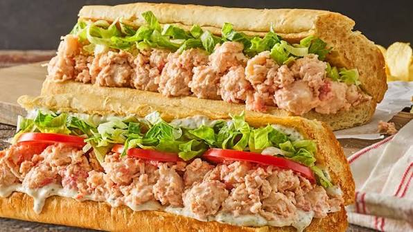 FairfieldGhosts's tweet photo. I'm REALLY craving the Quiznos lobster&amp; seafood sub. I'm gonna have to try to make it from scratch. What is a copycat lobster recipe for the sandwich 🥺

I can't find it online, please, and thank you.
#sandwich #quiznos https://t.co/23JfIIXF2e