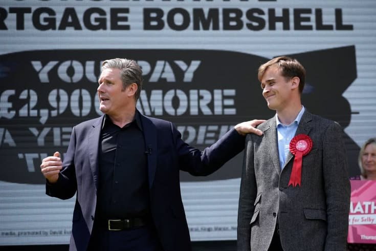 ElonBeyondX's tweet photo. Keir Starmer campaigning against a "Conservative mortgage bombshell" — before later resigning as PM himself 🇬🇧

Did Starmer's own government deliver on its promises?

🟢 Yes
🔴 No https://t.co/WRTM4pCc6G