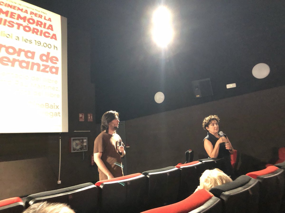 RafaBurgosBCN's tweet photo. “Vivim en un país de vocació amnèsica”, ha comentat al col·loqui la historiadora Pau Martínez avui al @CineBaix. Passi d’una producció anarquista del període Guerra Civil. Una de les poques que es van salvar. https://t.co/Ky5uer4hZ8
