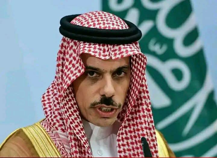 I_khashoggi's tweet photo. إن أعظم ما يهدد الأنظمة ليس قوة خصومها، بل إصرار قادتها على التظاهر بالقوة التي لا تقهر، وتقزيم الخصوم والتقليل من شأنهم.
فلم يذكر التاريخ أنظمة سقطت بسبب اعترافها بالحقائق، انما بسبب إصرارها على مكابرتها حتى اللحظة التي يصبح فيها ثمن التراجع أكبر من ثمن كل الأخطاء التي سبقتها. https://t.co/Yn7YaUxFyA