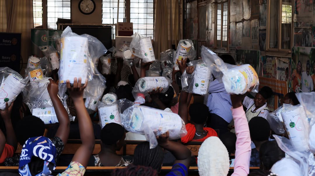 PeniePretty's tweet photo. #ProudToServe. Yesterday under Rotarty club of Bugolobi, we donated Mama Kits at Kiswa Health Centre KCCA to support mothers and newborns with essential supplies for safe delivery. Kiswa Health Centre KCCA Kataza https://t.co/ah8IZlyrdI
