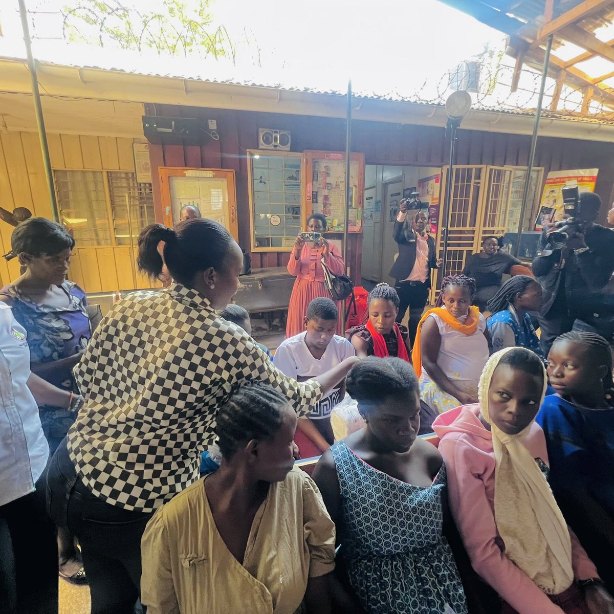 PeniePretty's tweet photo. #ProudToServe. Yesterday under Rotarty club of Bugolobi, we donated Mama Kits at Kiswa Health Centre KCCA to support mothers and newborns with essential supplies for safe delivery. Kiswa Health Centre KCCA Kataza https://t.co/ah8IZlyrdI