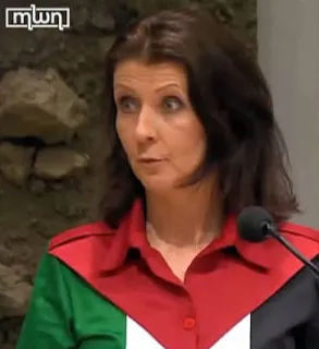 Binnenstad_org's tweet photo. Oh jee, geblokkeerd op Bluecry door Christine Teunissen, partijleider Partij voor de Dieren. Vanwege het benoemen van de wereldvreemdheid van deze partij(leider). #PvdD #neverforget https://t.co/osZBBy9kQG