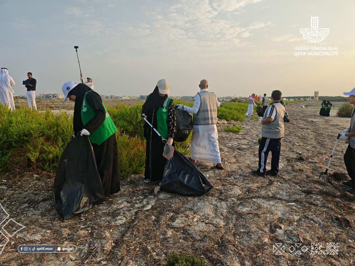 qatif_mun's tweet photo. فعّلت #بلدية_القطيف، بالشراكة مع عدد من الجهات، مبادرة جذور خضراء بمناسبة #اليوم_الدولي_لصون_النظام_الإيكولوجي_لغابات_المانجروف، بمشاركة 50 متطوعًا ومتطوعة؛ لتعزيز الوعي البيئي ودعم استدامة البيئة الساحلية.

#أمانة_المنطقة_الشرقية https://t.co/Gh01g7CO4h