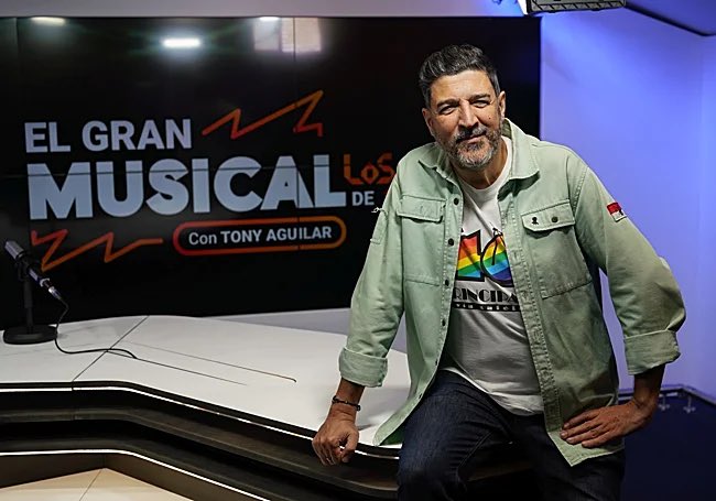 TonyAguilarOfi's tweet photo. Hasta aquí mi temporada 36 en @Los40. Muy contento en lo profesional: hemos celebrado el 60 aniversario de la radio, he vivido la victoria de la @SEFutbol desde dentro en la fanzone de la @rfef.
Ahora vacaciones con mi familia hasta el 4 de septiembre en #CCME.
Feliz verano! 🏖️ https://t.co/nsrMHloksT