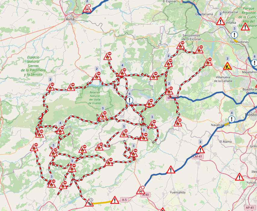 DGTes's tweet photo. 📢🔥⚫️Les pedimos que eviten desplazarse por carreteras de la sierra oeste de Madrid, en la zona de incendios de Ávila, Toledo y Castellón y que se mantengan informados a través de los canales oficiales. Se mantienen cortadas 43 carreteras secundarias. https://t.co/7RYpfLGsDb