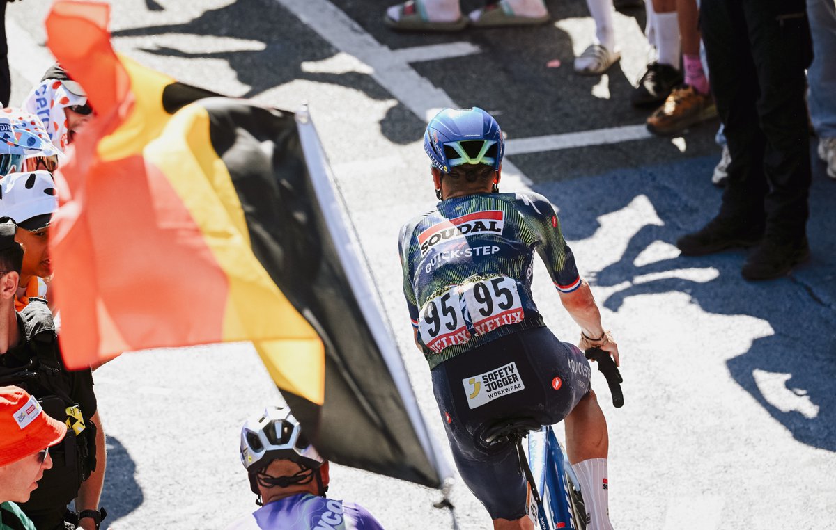 soudalquickstep's tweet photo. Follow us and RT this picture for a chance to get a Pro Cycling Manager 2026 game key! https://t.co/EptyeueSrU