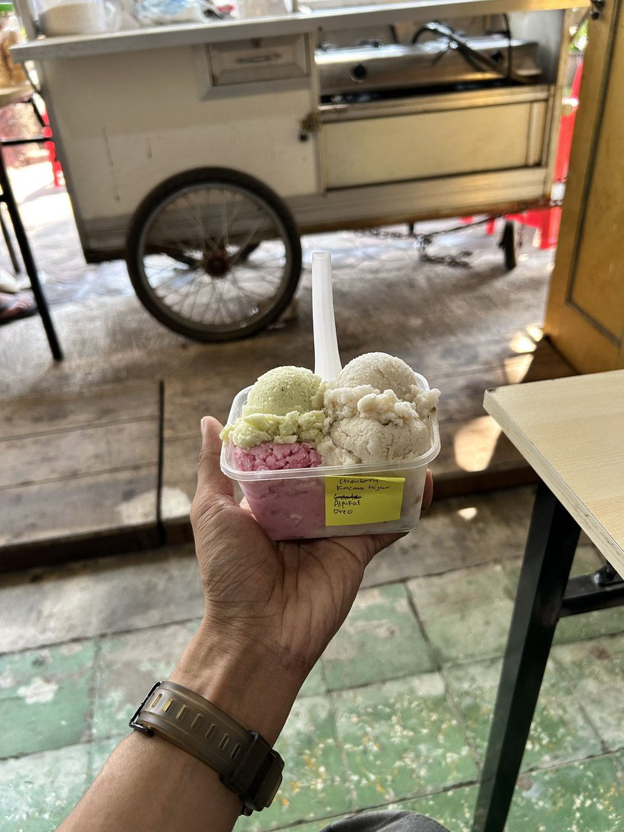 budibadoo's tweet photo. Nikmati yang ada. https://t.co/zu8nqPZ7Fj
