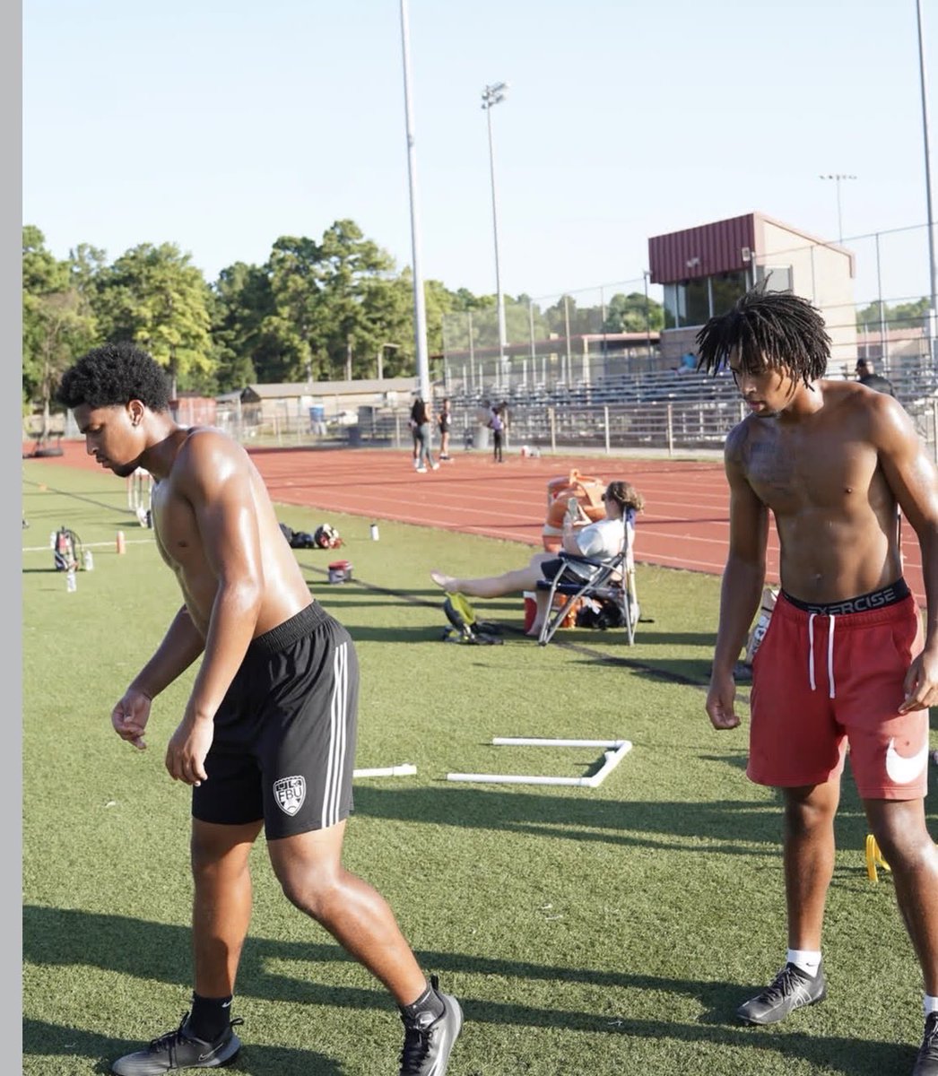 SFordMeMe's tweet photo. @JaylinJones37 and @JonesTwins4423 twins getting it in 🏈💪🏽🏈. @fb_westfield them JYD stangs coming for 2026 💯 it’s going to be a show @fb_westfield let’s go! @DezBlackCoach  @Coach_Jones713 https://t.co/Nvm2KHXNqV