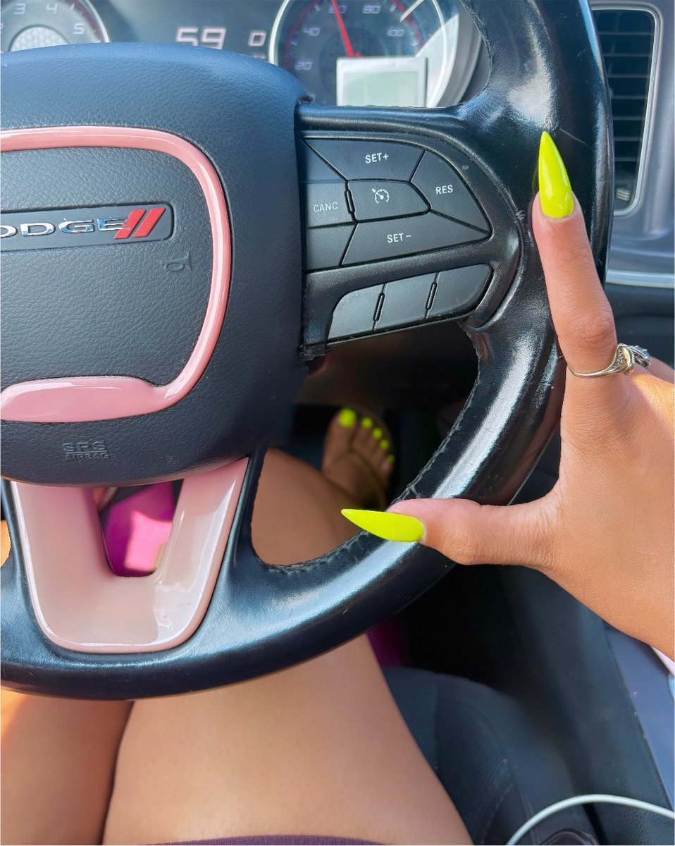 Yonnaprettyfeet's tweet photo. L stands for what? https://t.co/h3CRykSgZp