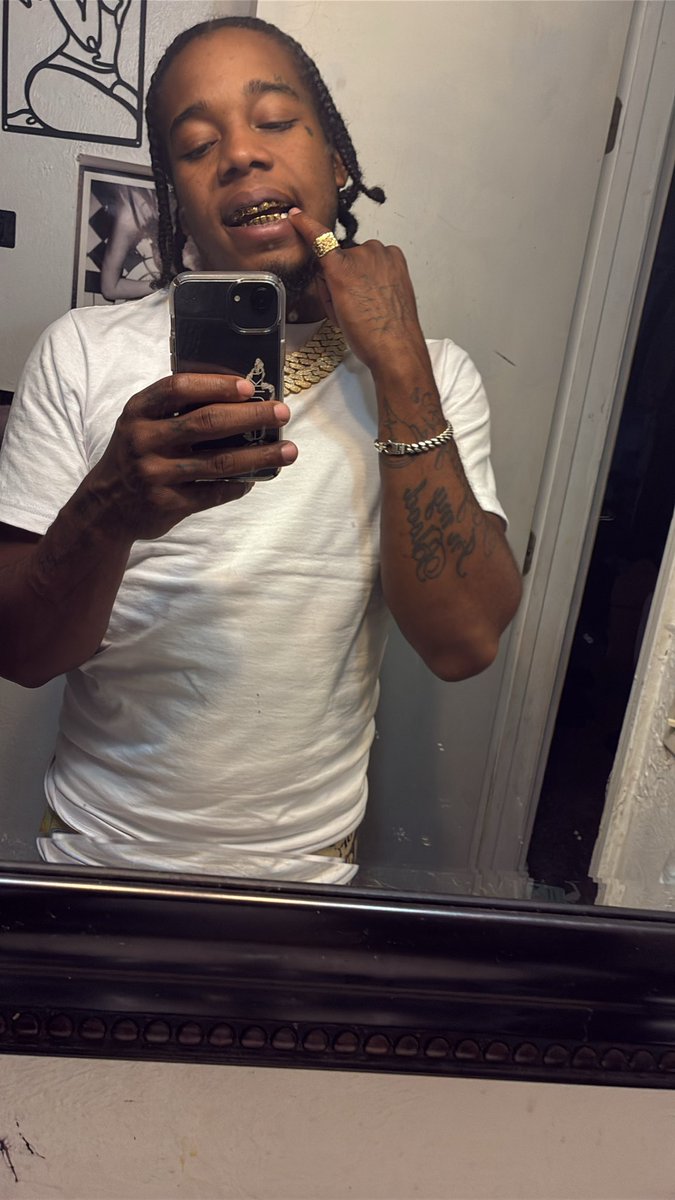 DeeGzy tweet media