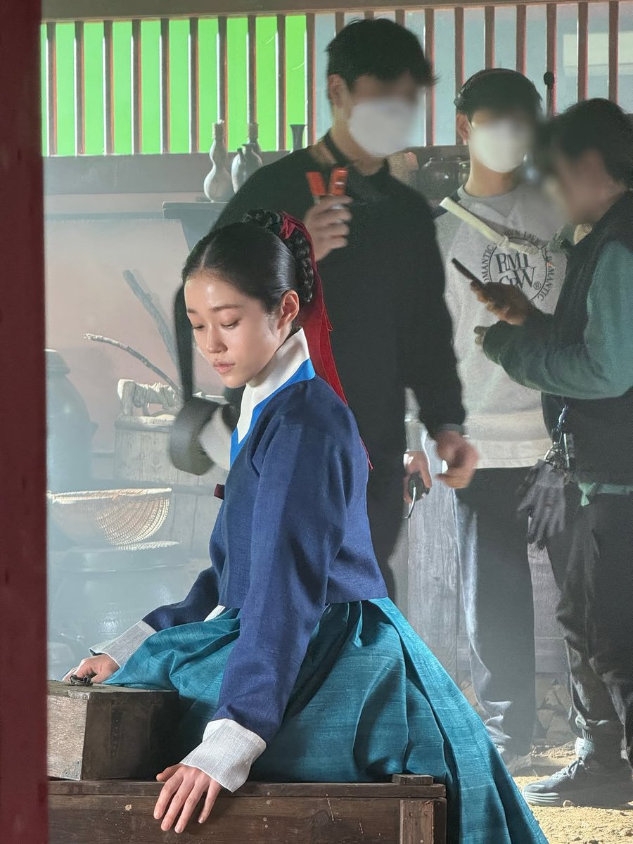 yoxonseo's tweet photo. behind the scenes of Saeng-Gang 🫚🍀 https://t.co/yLAZUxLu1o