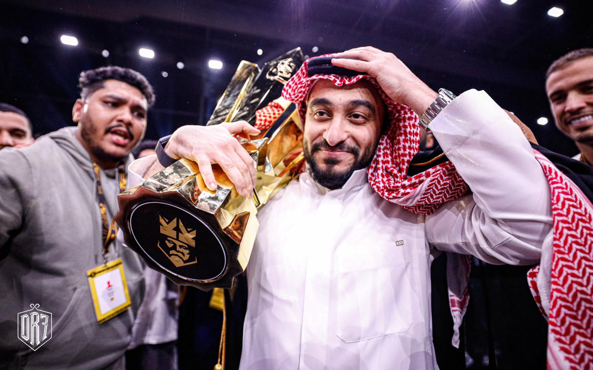 Fox__34's tweet photo. تم دعس ابطال و اهانه و شخل ابطال كاس عالم الكنقز ليق يخرب بيت قوتك يا ابو احمد https://t.co/bEd4Hw2xGG