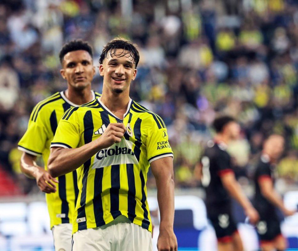 FahirEfendi's tweet photo. Yerli forvet istiyorsak Cağrı balta var,

Ocak ayında Maestro denen kazmanın PR’ı yapiliyordu, şimdide Bertug Yıldırım denen çöpün

Fenerbahçe’ye gol atinca Abdülkerim abime sözüm vardı diyerek kendini Gs’ye çakmaya çalışan Bertuğ çöpü Fenerbahçe hayali kurmasın https://t.co/HV1JM3hEdG