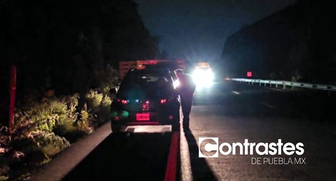 gomezcarlos79's tweet photo. 😡🚨 #Terrible
#Falsa #patrulla intercepta y asalta a pareja en #autopista #Atlixcáyotl ; @SSPGobPue tardó tres horas en llegar 👇🏻 https://t.co/Q73qferj2J https://t.co/uuVIIWNABe