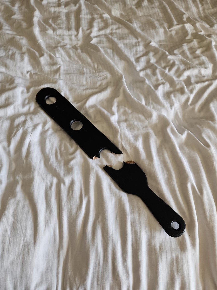 spankman78's tweet photo. Thank you @HotSeatVegas for a brilliant few days.

This paddle was a casualty of @HotSeatRetreat https://t.co/vksh6jSFte