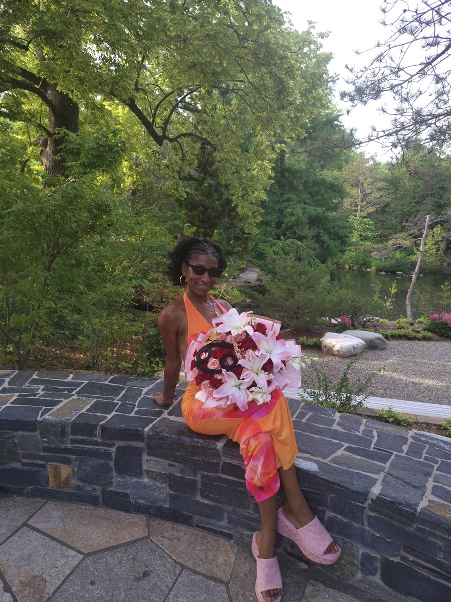 venisthightrap's tweet photo. My fav photos from my birthday shoot 🌸🌷🥰 https://t.co/ZX6fmPV4y7