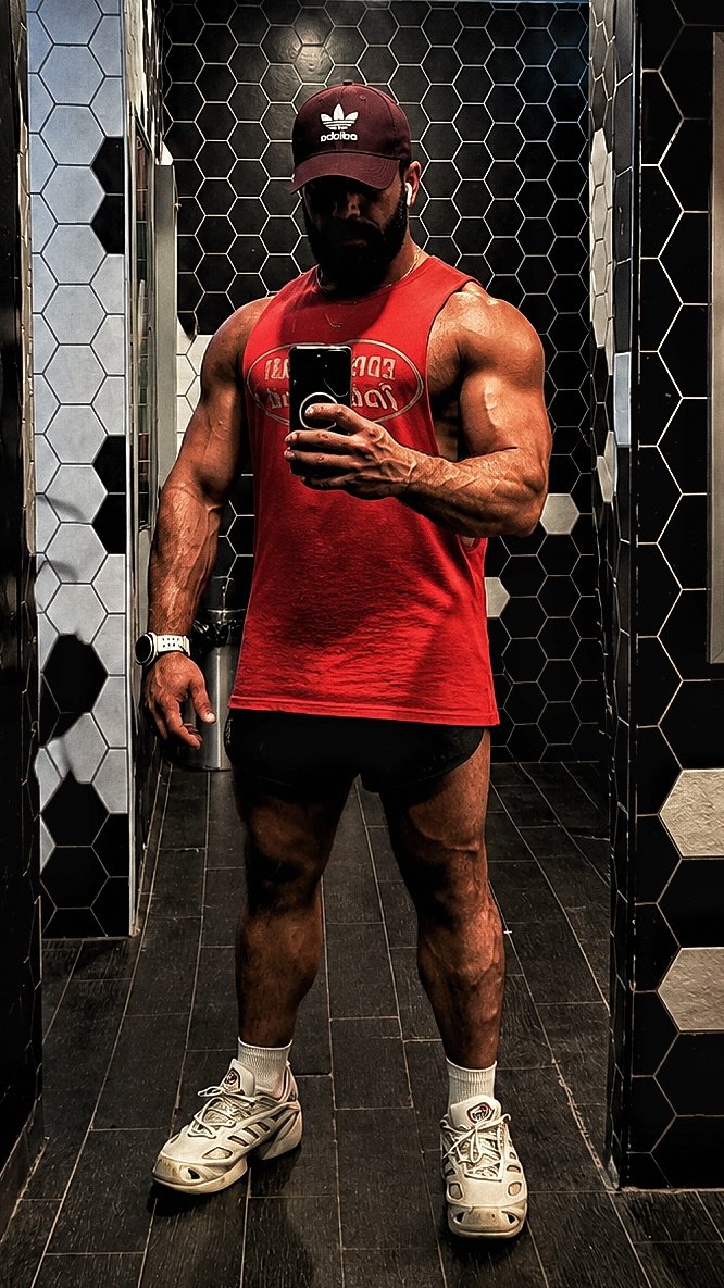 GuyMotola's tweet photo. Delts and traps to catch your attention.
#PayToStare #TributeRequired #DrainAndWorship #CannonballDelts #WalletDrainingBody #KneelForThis #3DDelts #MuscleWorship #GodModePhysique #ShoulderPump #MuscleTax #LookAndPay https://t.co/5NzXbXqtr5
