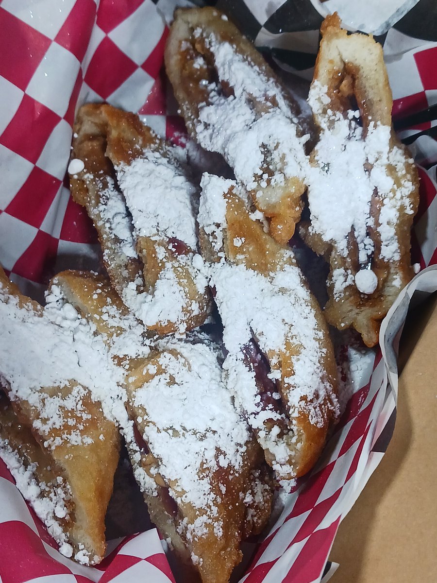 SeetoConrad's tweet photo. A food truck called Stinky Noodle was outside OffKai Expo 2026. They have these deep fried peanut butter and jelly sandwiches. https://t.co/yIOClpWeAZ