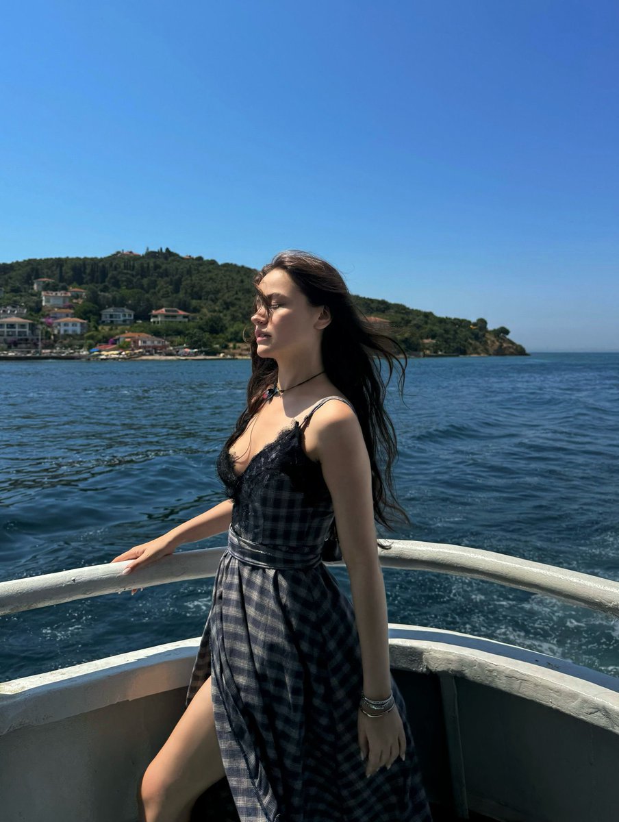 DiziDuny's tweet photo. #YağmurYüksel güzelliği 😍 https://t.co/0BoaDVOffH