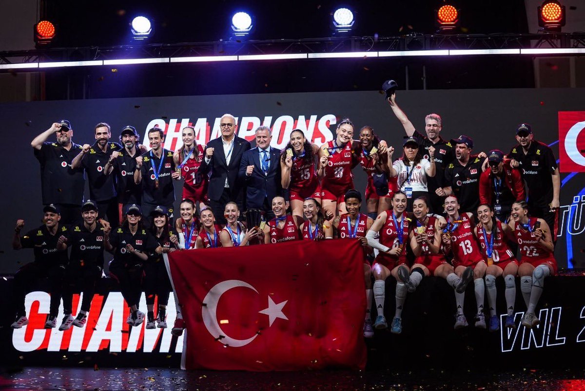 YaylaBayram's tweet photo. #ŞAMPİYONTÜRKİYE
#FileninSultanları 
#VNL大阪ラウンド https://t.co/kAEgKgvSui