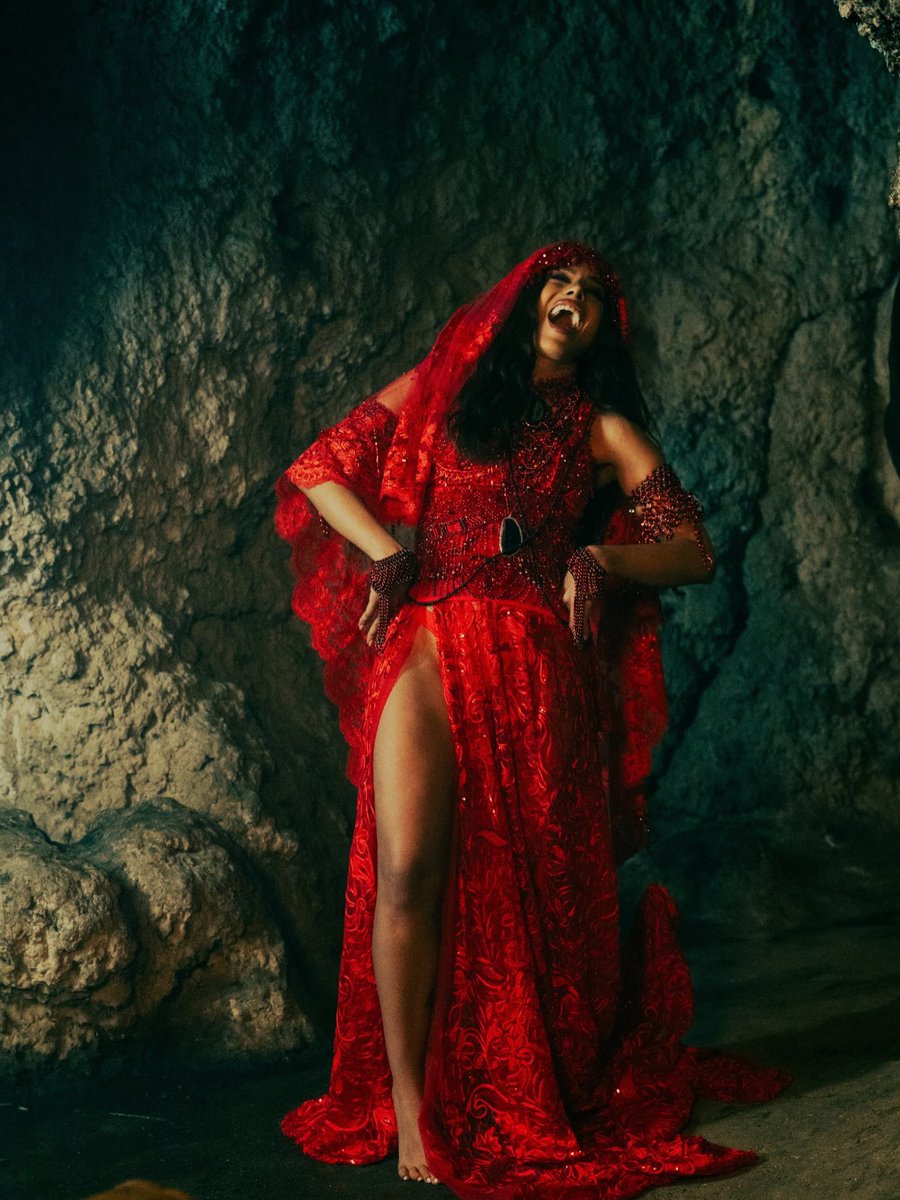 anittudo's tweet photo. Anitta em imagens inéditas para o EQUILIBRIVM ll https://t.co/y9NxHx7RAR