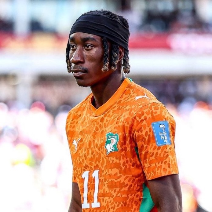 MadridUniversal's tweet photo. 🚨 BREAKING: PSG are not happy with what has happened in the Yan Diomande deal.

They feel some agents betrayed them.

— @marca https://t.co/Ys4sNFaDrh