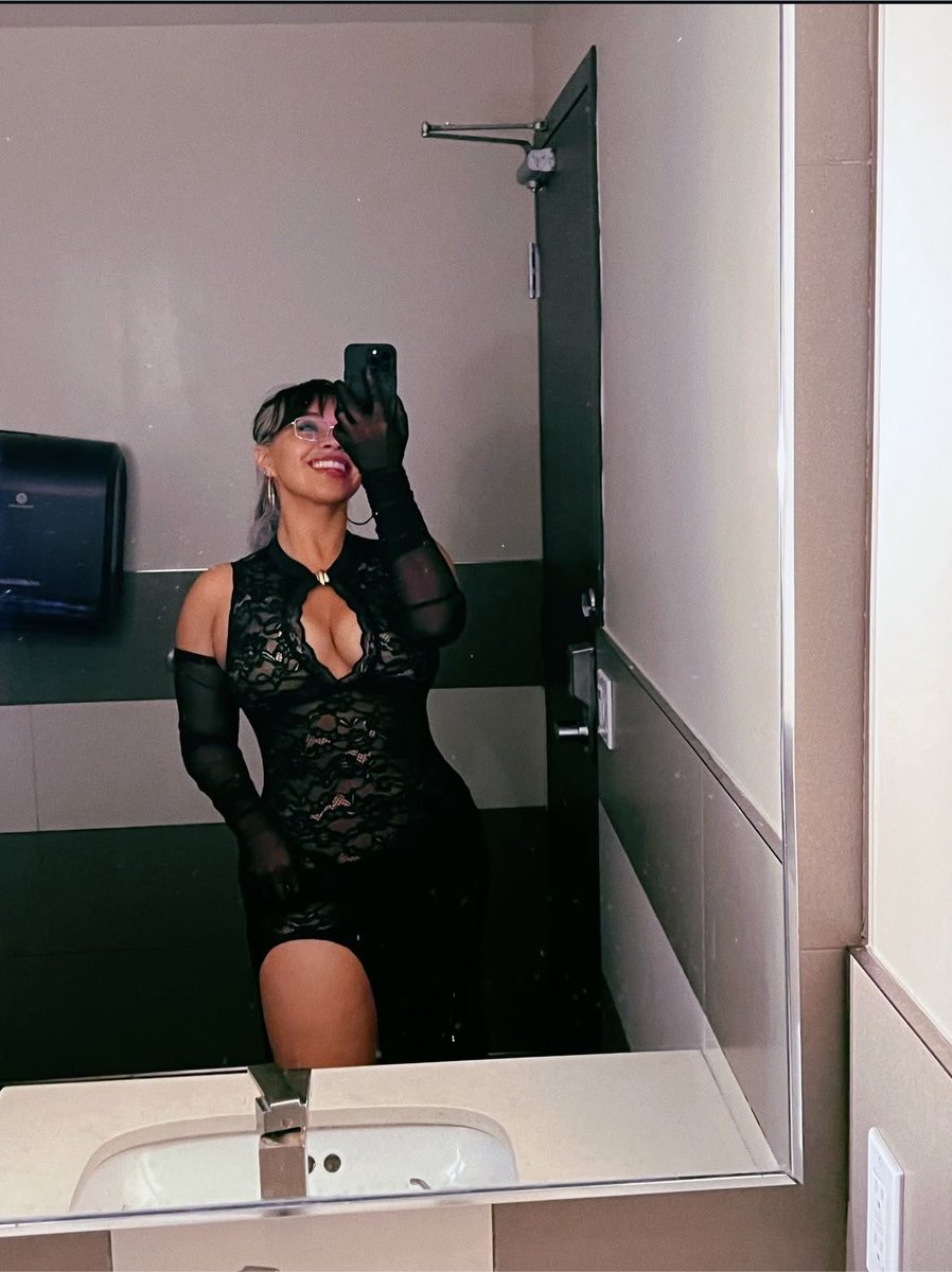 GoddessTomani's tweet photo. Where my piggy at? #paypig #paypiggy #femdom #sugarbaby #Goddess #findom https://t.co/v6MUNz3p2S