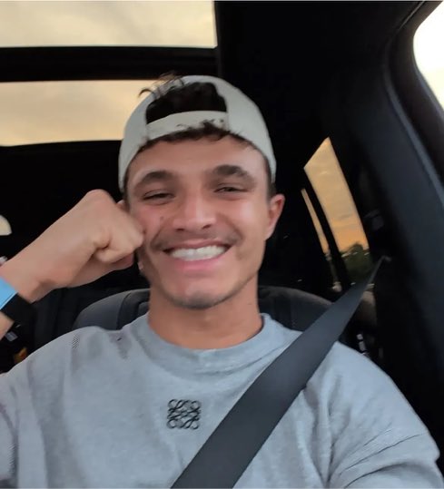 landopitcrew's tweet photo. hes so cutie https://t.co/KTIkxCtB28