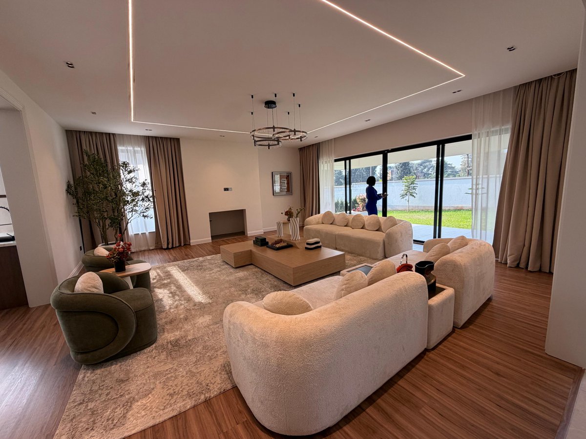 NikasRealty's tweet photo. 5 Bed Maisonette for Sale – Runda 🏡

Set on a ¼ acre in a secure gated estate, this exquisite home offers space, privacy, and premium finishes in one of Nairobi’s most prestigious neighborhoods.

Price: KSh 150M
Whatsapp/Call 0759230871 for more info https://t.co/SedIyvAbFo