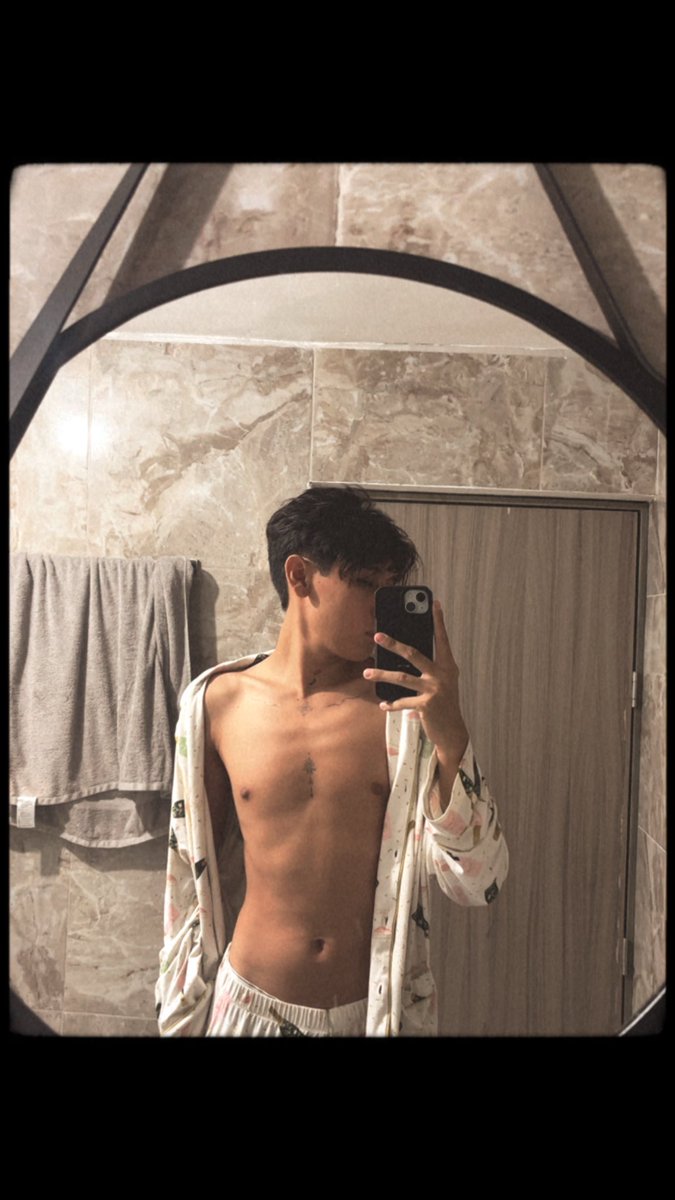 GilbertMoonLTw's tweet photo. @ifuseekrenzo Que rico, yo quiero 🥴🔥 https://t.co/w3oL2JMHic