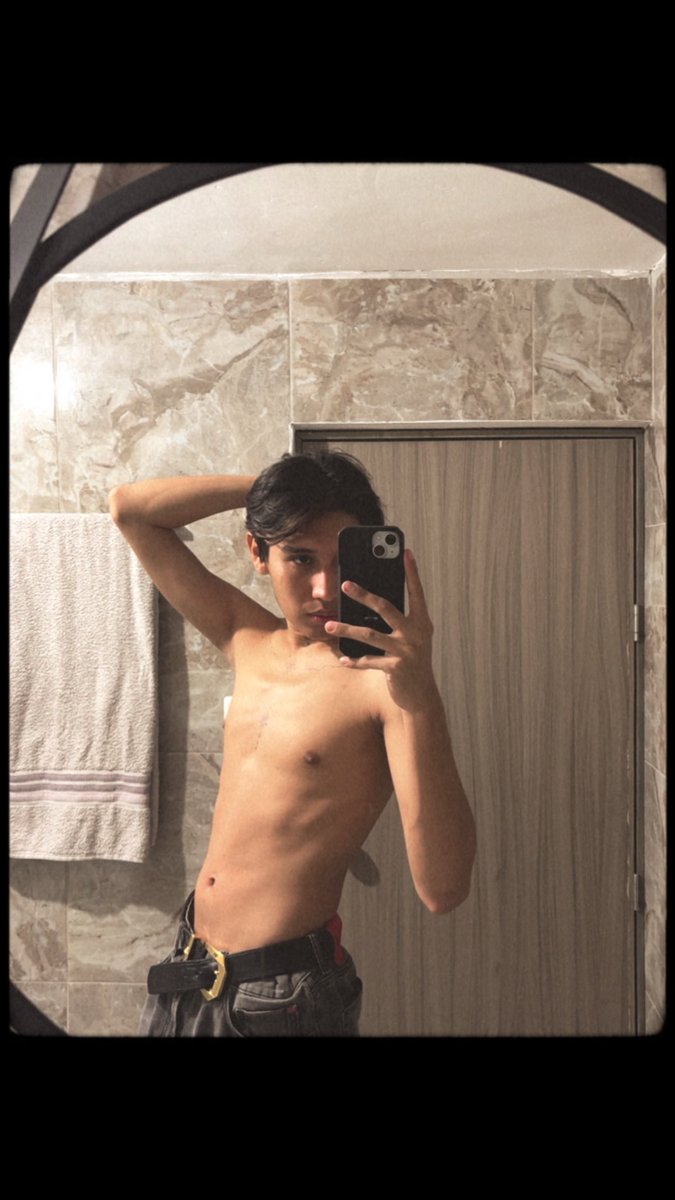 GilbertMoonLTw's tweet photo. @suzukimikiqpl Prestala. 🔥🥴 https://t.co/E0Ra82E6nJ