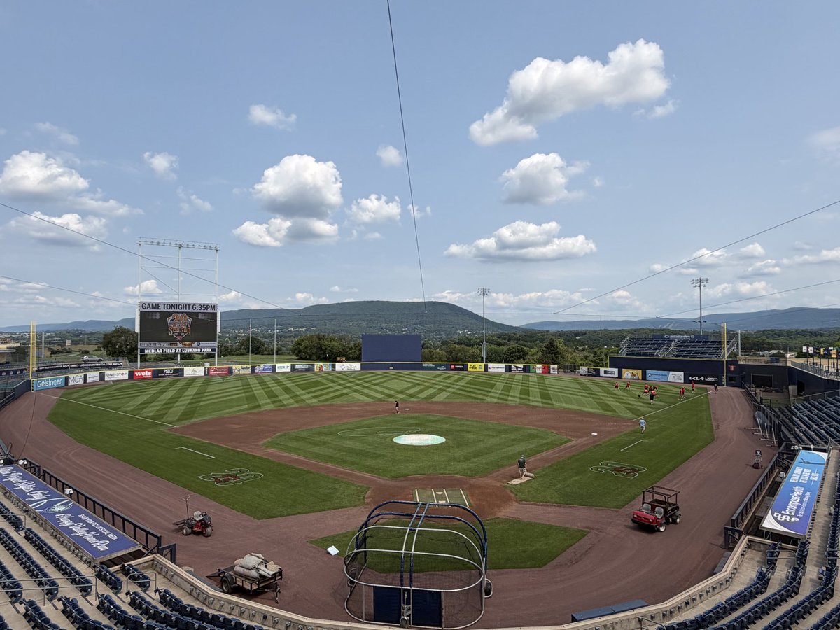 SCSpikes's tweet photo. Getting the field ready for action on a great day for baseball and a great night to meet Bluey!

Game time is 6:35 pm, and Bluey will be here at the ballpark from 6-10 pm!

Get your tickets now at the link in our bio! https://t.co/XEoJ0odgmm
