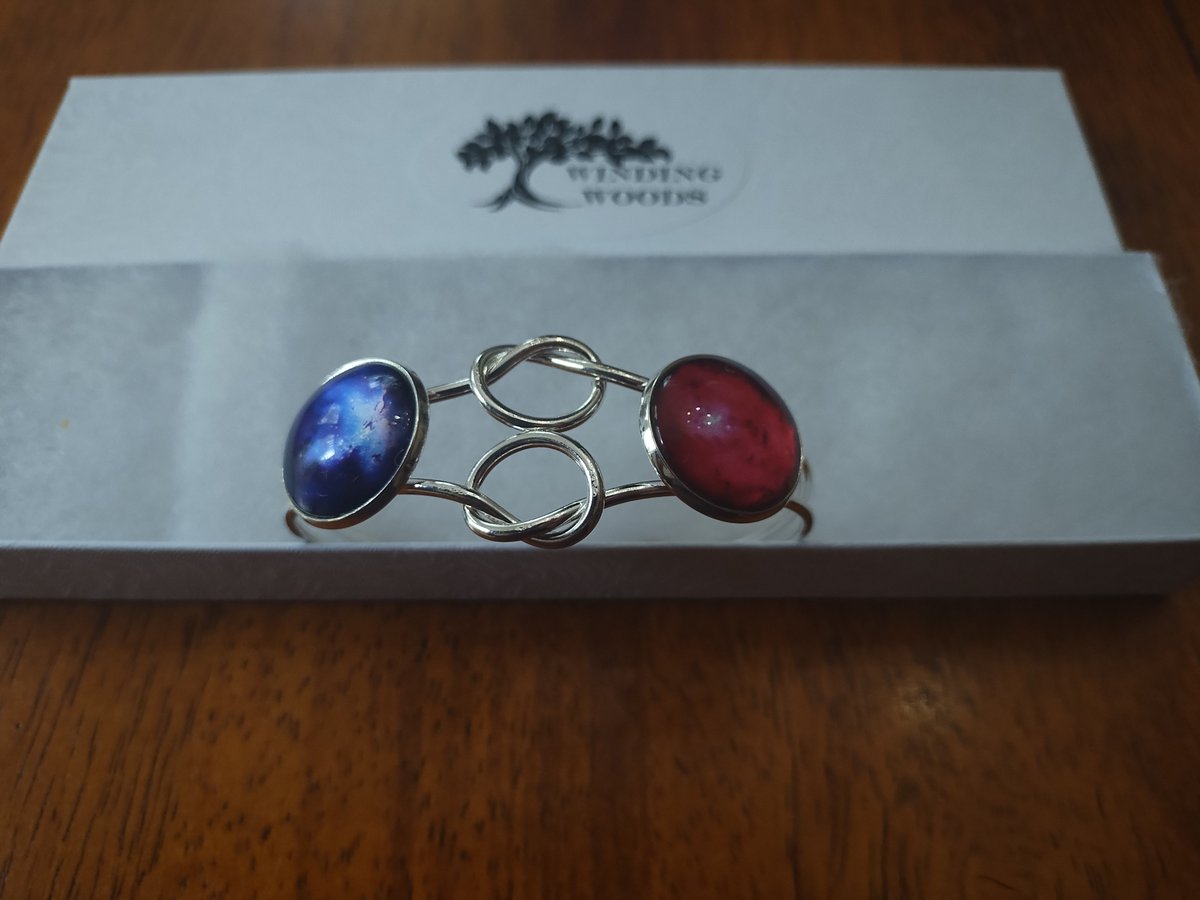 WindingWoodsUS's tweet photo. 💫 Handcrafted with love, each bangle is a one-of-a-kind treasure 💫. Visit our website to discover unique artisan pieces made with care and passion, and find your special one today!

#Handcrafted #Accessories
https://t.co/UXELHOlvEr https://t.co/om0IMESDUP