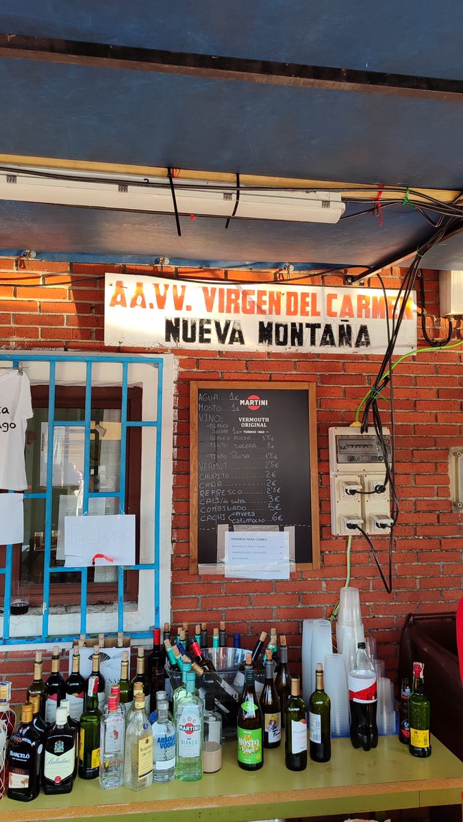 cuevass94's tweet photo. Frente a la catetada de fiestas de Santander surgen alternativas en los barrios como la de los vecinos de Nueva Montaña que por segundo año organizan las fiestas de Santiago. Mientras las fiestas de Santander están enfocadas al visitante y suponen una tortura para los vecinos (+) https://t.co/uK1JMMHWv5