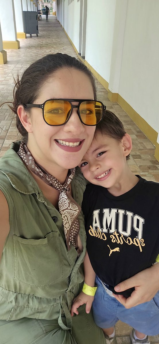 DulceDaz's tweet photo. Amoroo los detallitos de mi bebe, definitivamente Dios sabia lo que mi corazón necesitaba cuando me envio a este hombrecito hermoso a mi vida que me vino a llenar mi corazón con su  amor, detallis, atenciones y ternura ❤️ https://t.co/p0VrPwKHvo