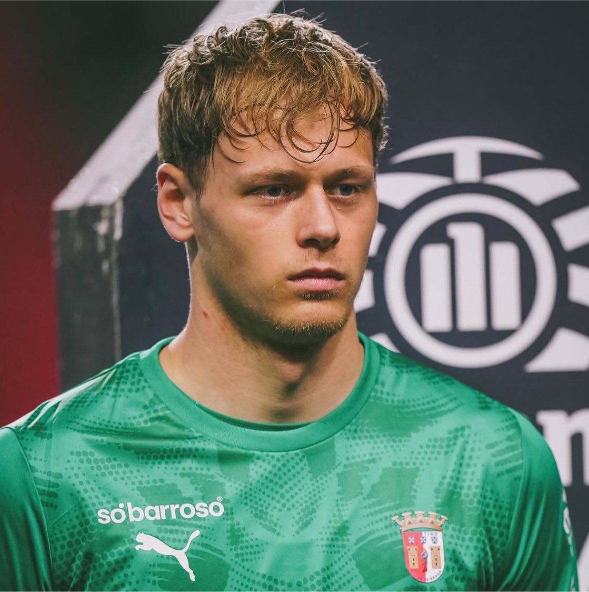 NewcastleUTD_Fr's tweet photo. 🚨💣 NEWCASTLE SE TOURNE DESORMAIS SUR LE JEUNE GARDIEN DE BRAGA LUKAS HORNICEK 🇨🇿 !!! 👀🧤

Clause libératoire : 29,5 M£. 💰

(@MailSport) https://t.co/tJk3XwFkVt