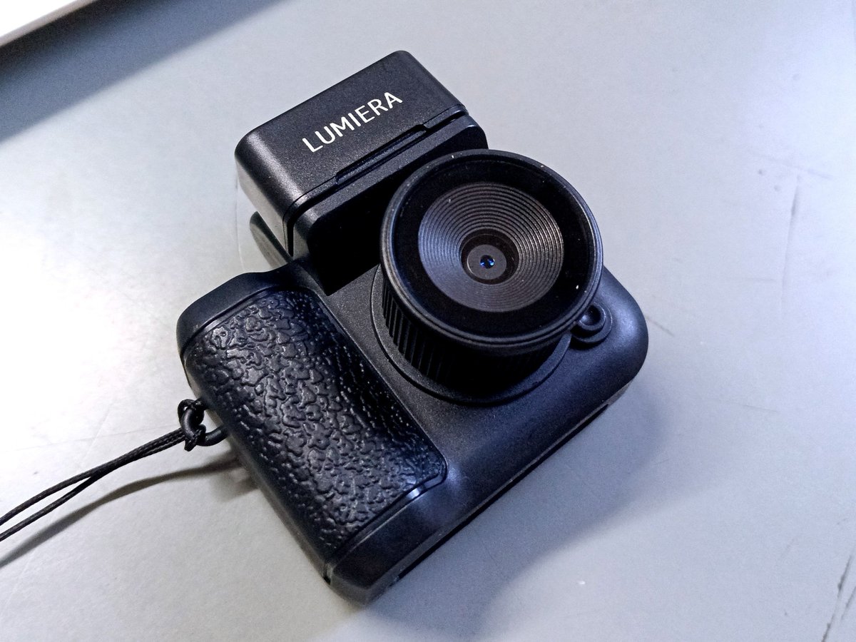 fmwb's tweet photo. おもろいカメラ届いたー📷️
この時代に、あえてこの画質、がたまらん

#LUMIERA
#RX5 https://t.co/6F98qXxNMQ
