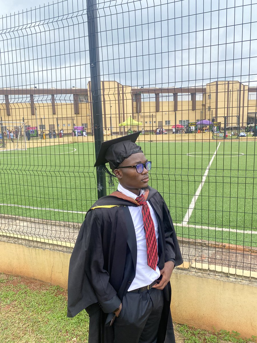 iamnotshifu's tweet photo. Omo na so we see am sha. 😂

Five years.
One suspension.
One degree.

https://t.co/eKAVgXmNWN. ✅
GMCPN ✅

Happy Graduation to me 👨‍🎓 https://t.co/cfPZ7yOVqi