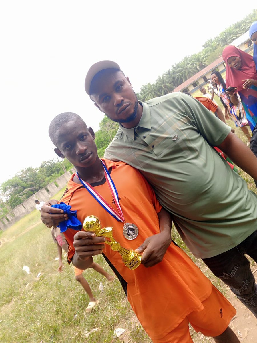 AdanlawoR's tweet photo. @TheSecretScout_ My brother Ibrahim is a baller 
I swear you will never regret knowing him
He have won many man of the match 
Help him https://t.co/A7nwYMBX7d