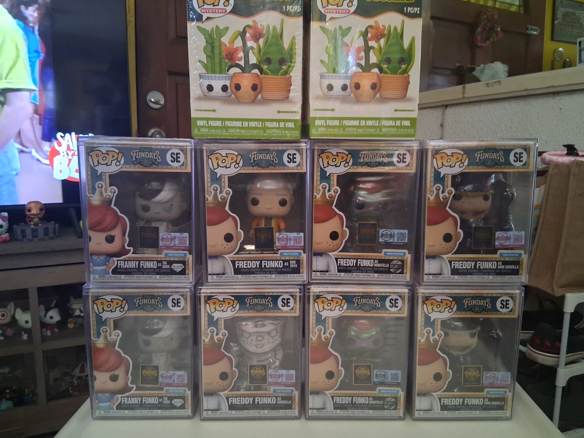 DaaCheeseHead's tweet photo. @DisTrackers Fundays Haul...12 legendary 2 Royalty &amp; 2 Mythic 🫠 https://t.co/KzcuUYQKw3